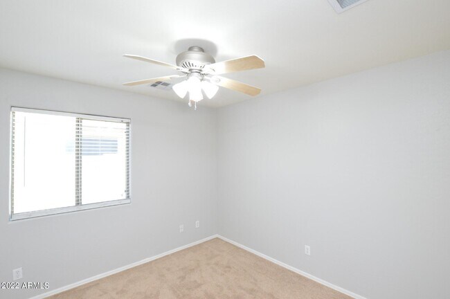Building Photo - 45588 W Tulip Ln