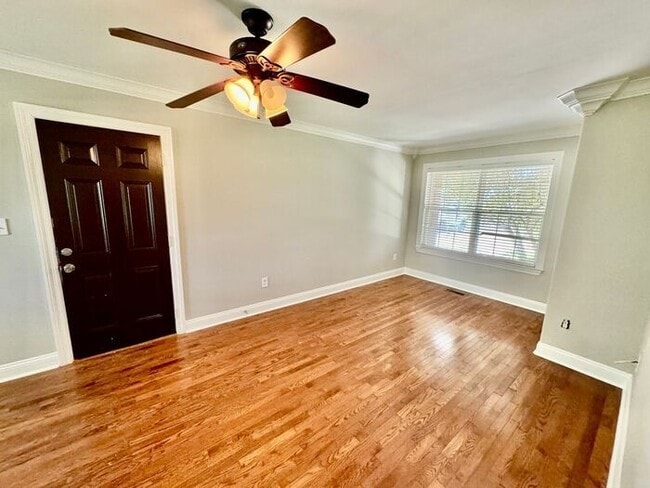 Building Photo - Home available in popular area