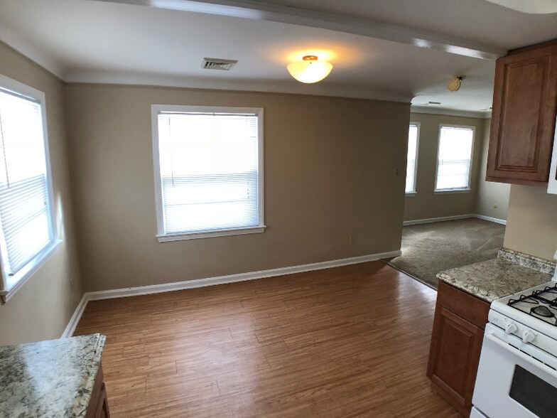 Building Photo - 1216 Orchard Heights Dr