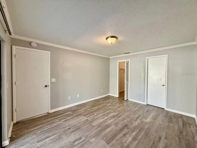 Building Photo - 4223 Summerdale Dr