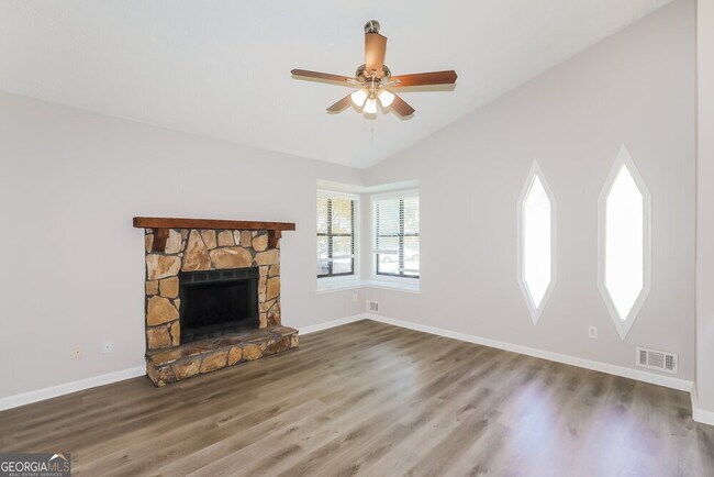Building Photo - 3684 Linwood Way