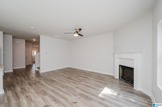 Building Photo - 501 Polo Way
