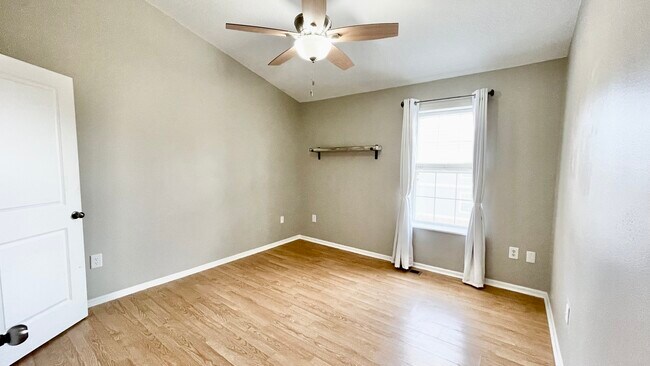 Building Photo - Series 352 Of Urban Nest Properties, LLC