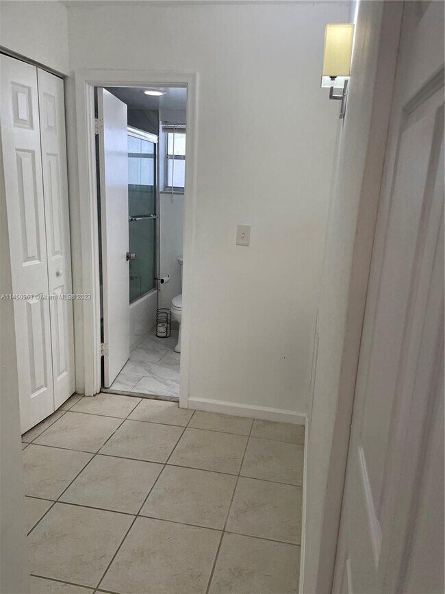 Building Photo - 3600 NE 170th St