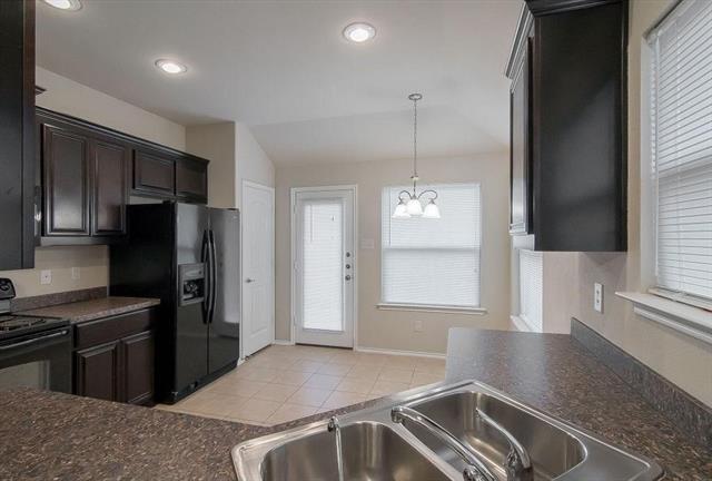 Building Photo - 2109 Pine Knoll Way