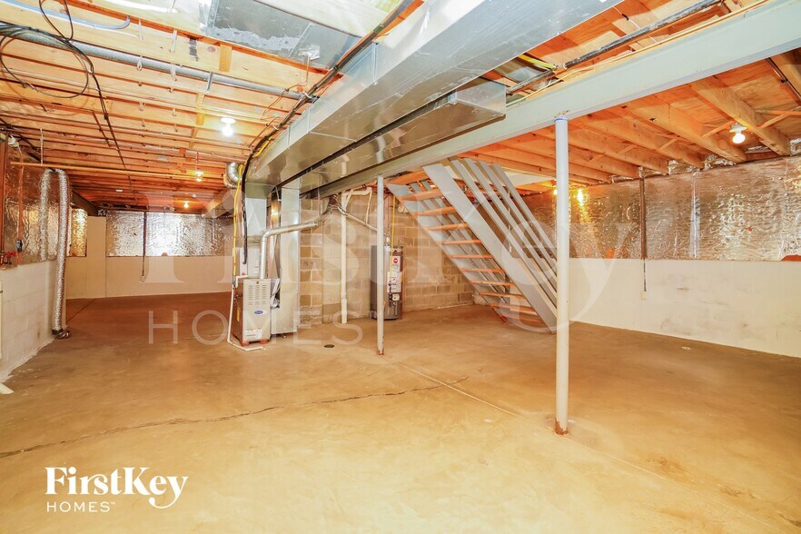 Building Photo - 6594 Danbury Dr