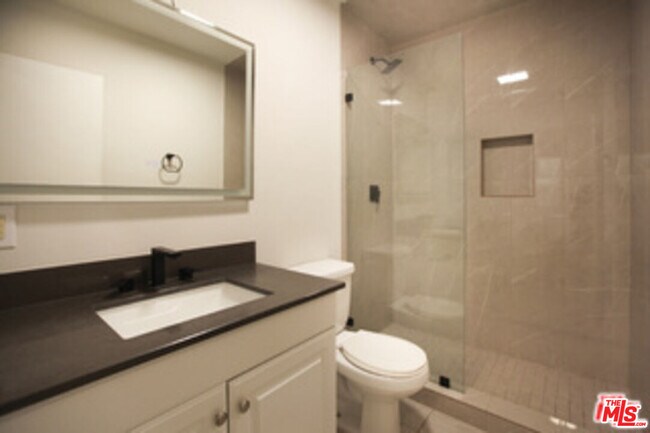 Building Photo - 1323 Ridgeley Dr