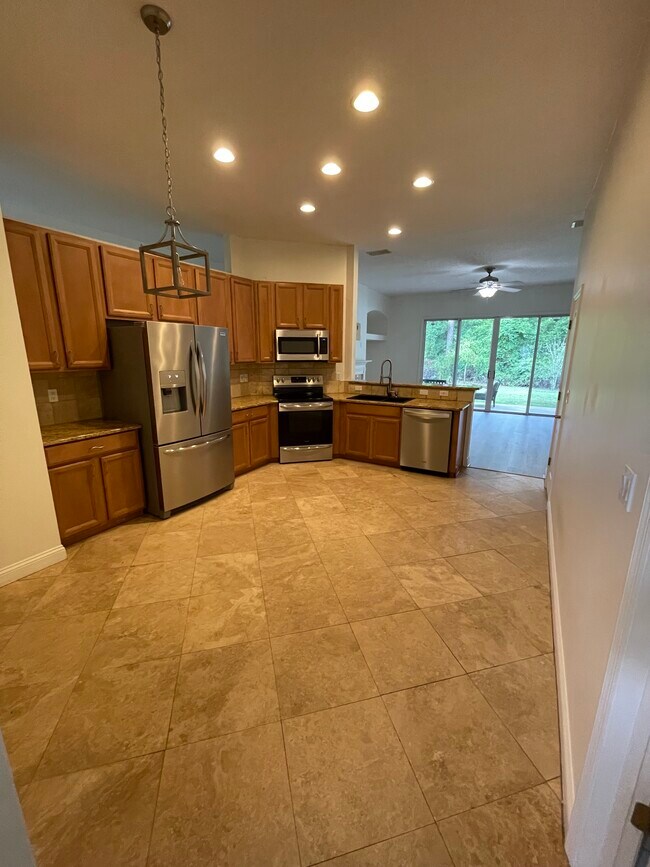 Building Photo - 33380 Sunny Parke Cir