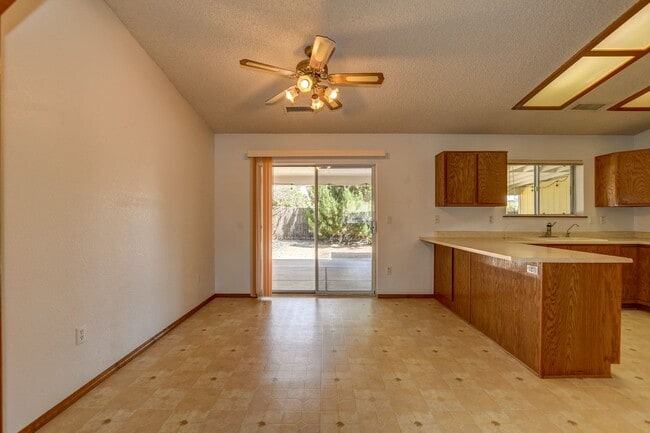 Building Photo - Nice three bedroom two bath home in PV!