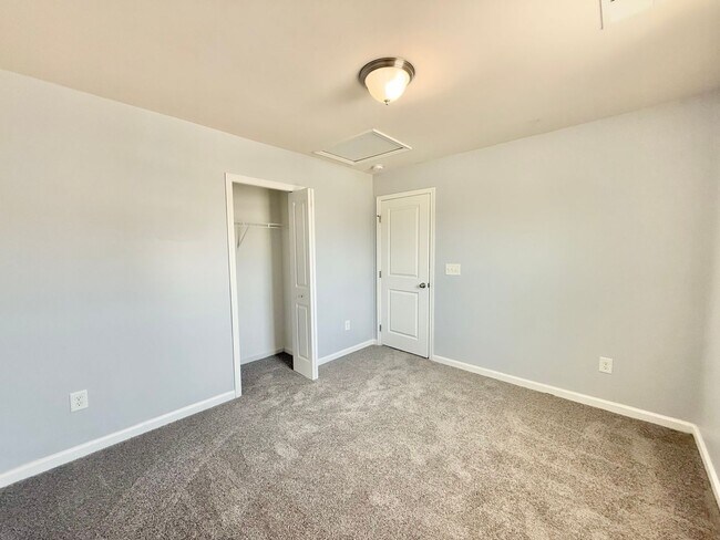 Building Photo - Charming 3BD, 1.5BA Clayton Home Near Shopping and Dining with Modern Updates