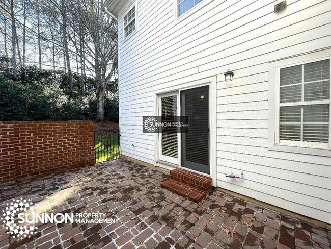 Building Photo - 3 Bed / 2.5 Bath Townhome in Quiet Ballantyne