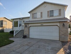 Building Photo - Charming Home in Woods Cross - Ready To Move!