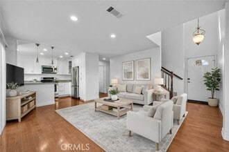 Building Photo - 431 W Bay St