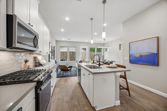 Building Photo - 5218 Amber Sunrise Dr