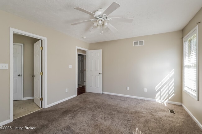 Building Photo - 9303 Longhorn Ct