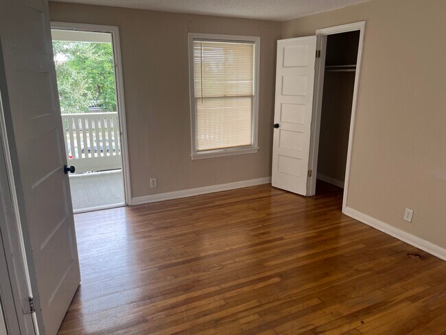 Guest bedroom - 1103 W Washington St