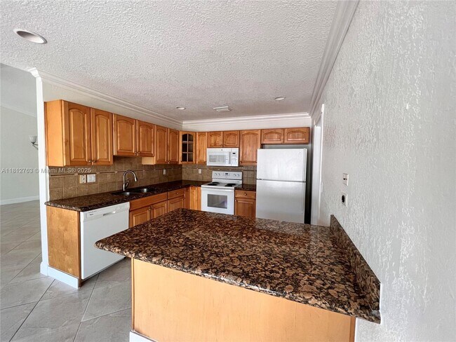Building Photo - 9554 Biscayne Park Ct