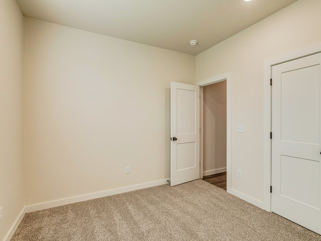 Building Photo - Captivating 3-Bed, 2-Bath Home in Charming...