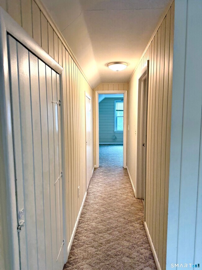 Building Photo - 40 Bassett St