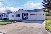 Building Photo - 910 Charlotte Dr