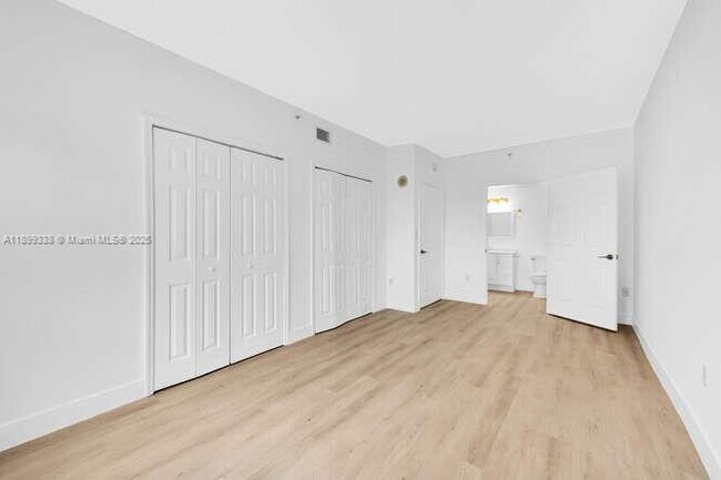 Building Photo - 3500 Coral Wy