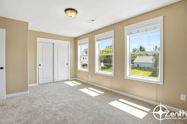 Building Photo - 4608 NE 91st Way