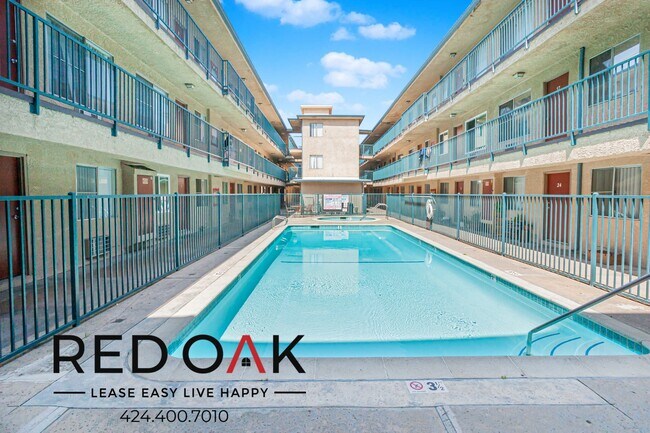 Building Photo - 7947 Reseda Blvd
