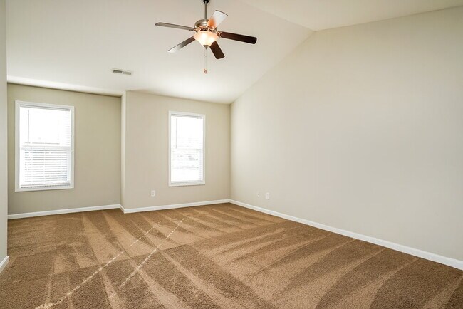 Building Photo - 229 Darecrest Ln