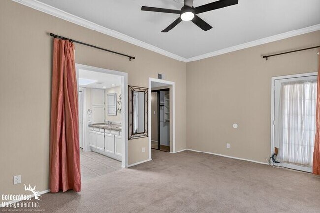 Building Photo - Beautiful 2Bdm 2Ba Home Located in the Biltmore Area!