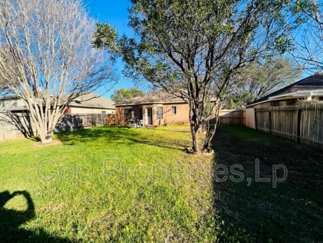Building Photo - 6239 Parkland Oaks Dr