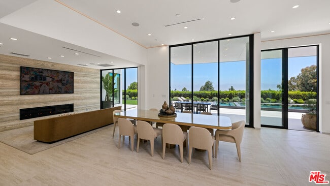 Building Photo - 365 Trousdale Pl