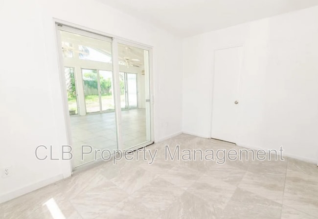 Building Photo - 36 Brooks Dr
