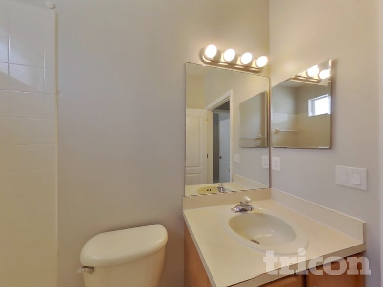 Building Photo - 3851 Andover Cay Blvd