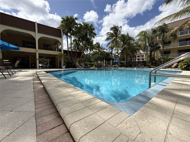 Building Photo - 9301 SW 92nd Ave