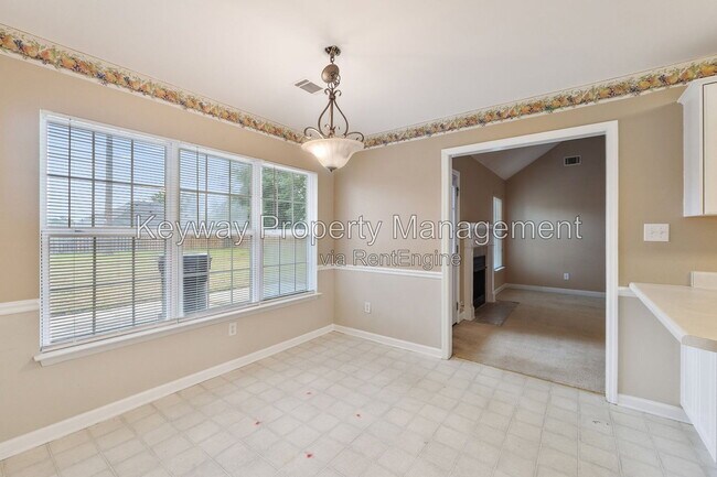 Building Photo - 3495 Essex Pl