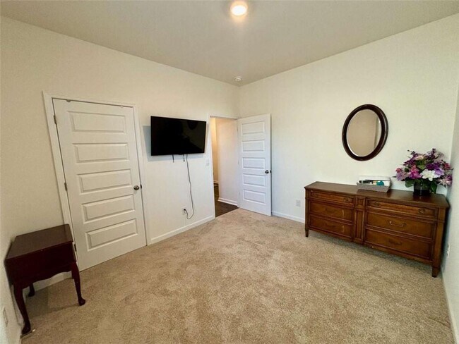 Building Photo - 95 Condor Ct