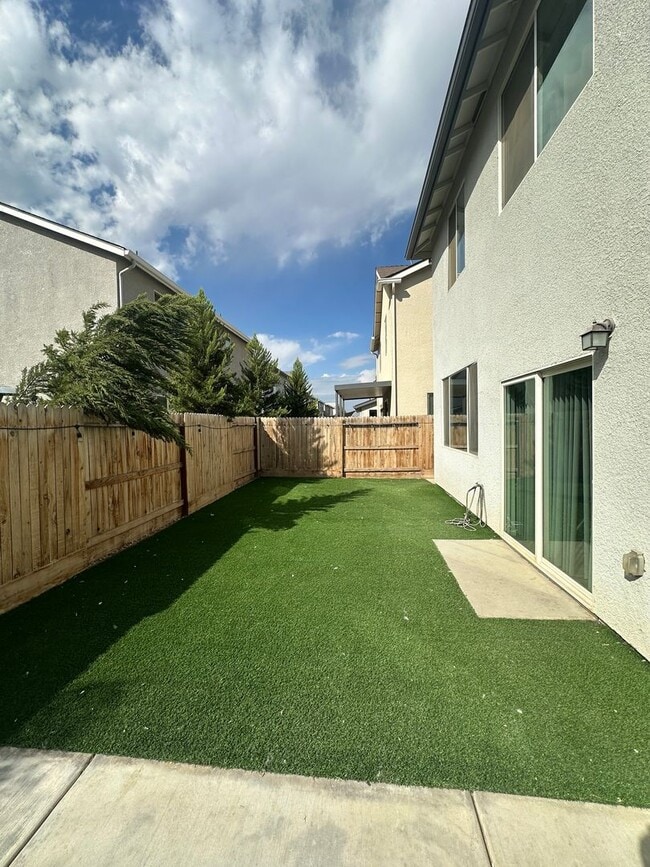 Building Photo - NW Visalia Home Coming Soon!