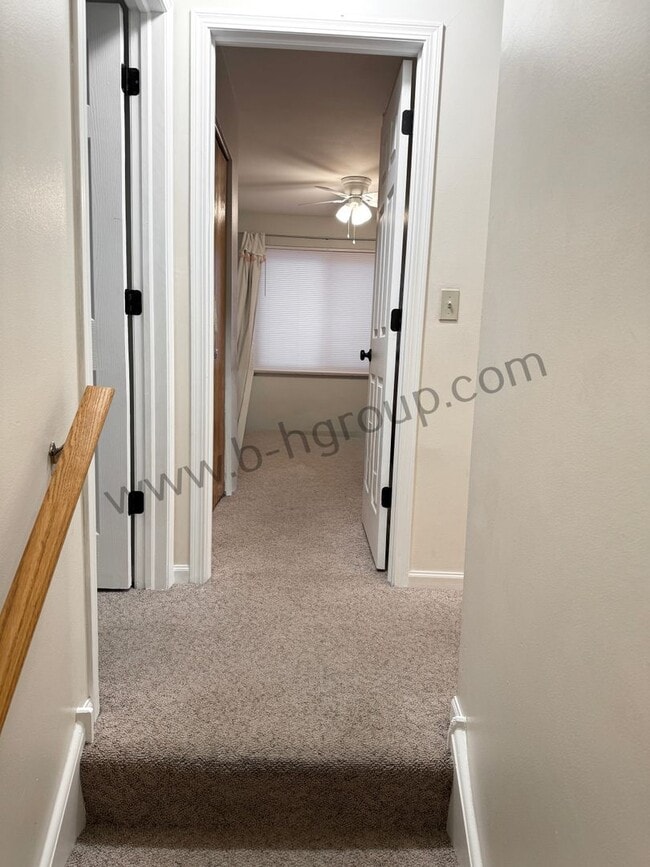 Building Photo - Rare Find!