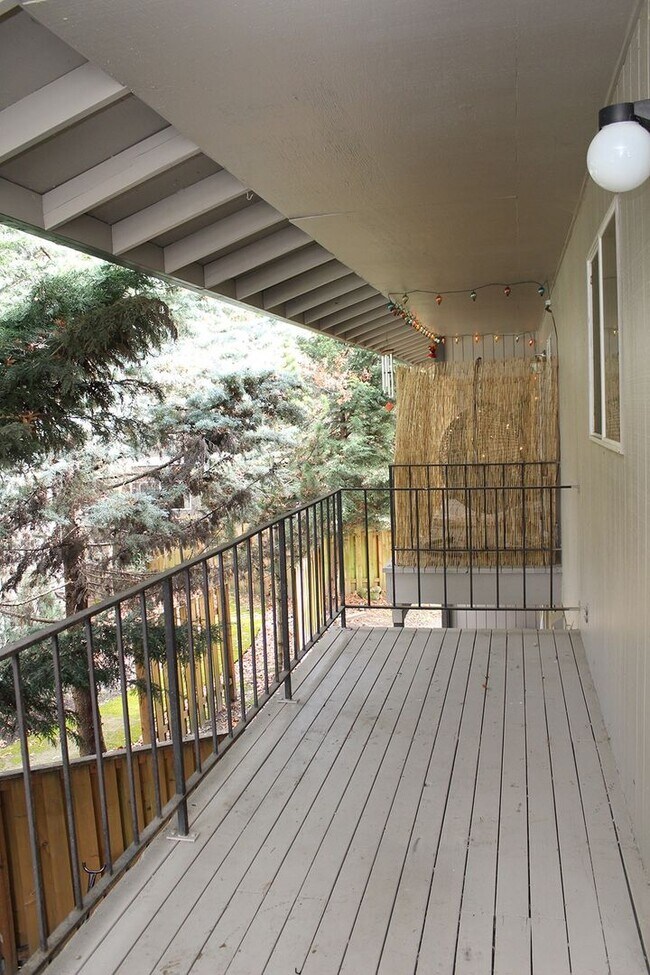 Building Photo - 6755-6755 SW Terri Ct
