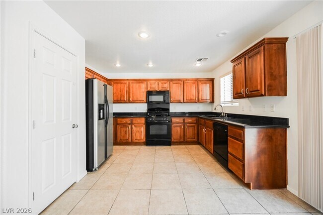 Building Photo - 9996 Alder Springs Ct