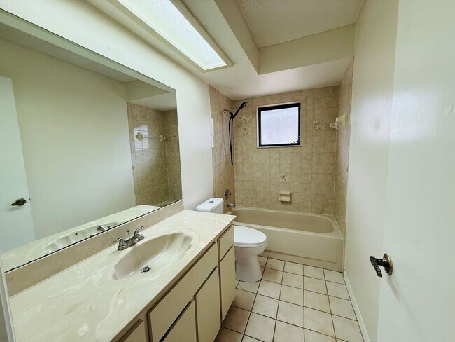 Building Photo - 8992 Hernando Way
