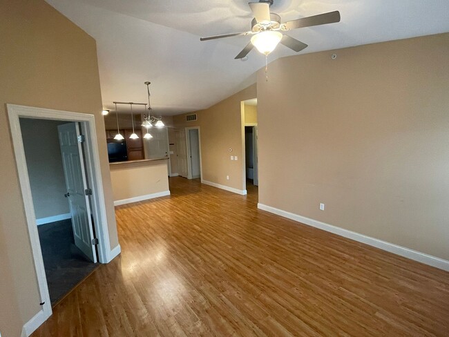 Building Photo - AVAILABLE NOW!!!  Beautiful 2 bedroom, 2 b...