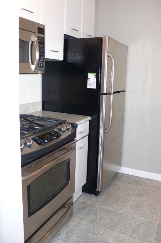 Building Photo - 4 Martine Ave