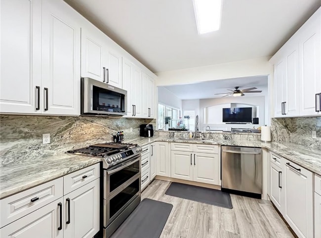 Building Photo - 1128 Valley Creek Run