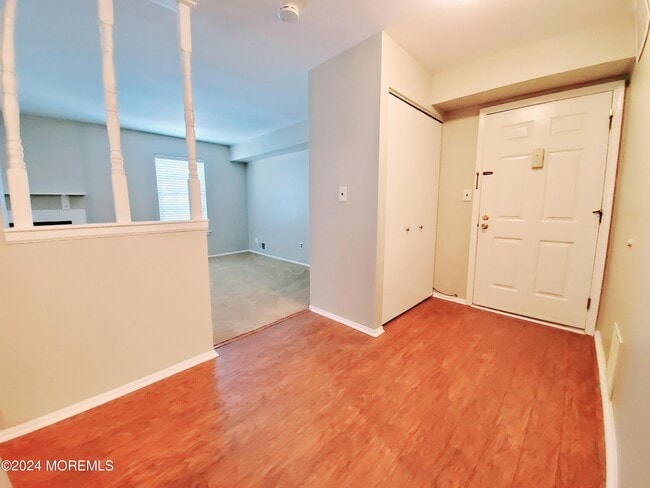 Building Photo - 912 Wellington Pl