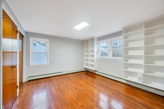 Building Photo - 11 Gardenia Ln