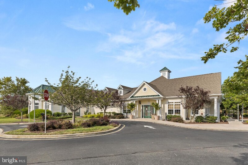 Building Photo - 12104 Landings Blvd