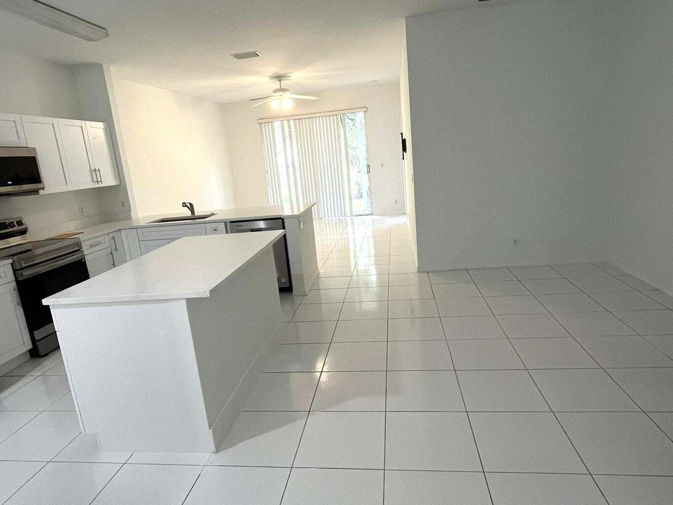 Building Photo - 3166 Via Poinciana