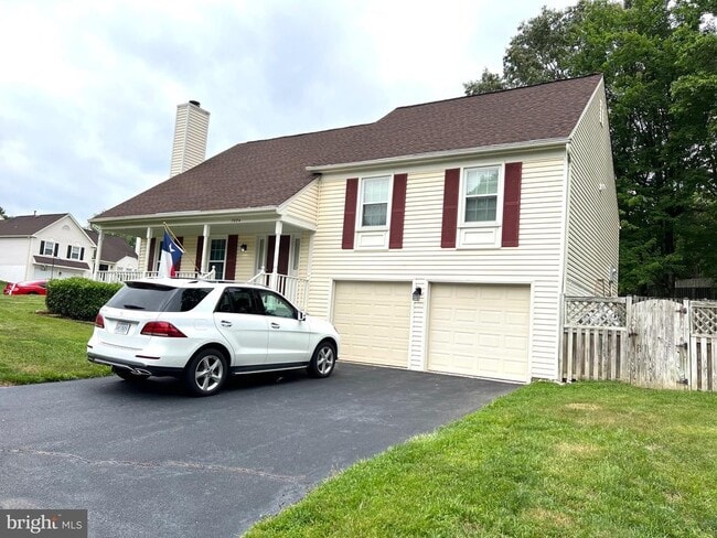 Building Photo - 7684 Green Garland Dr