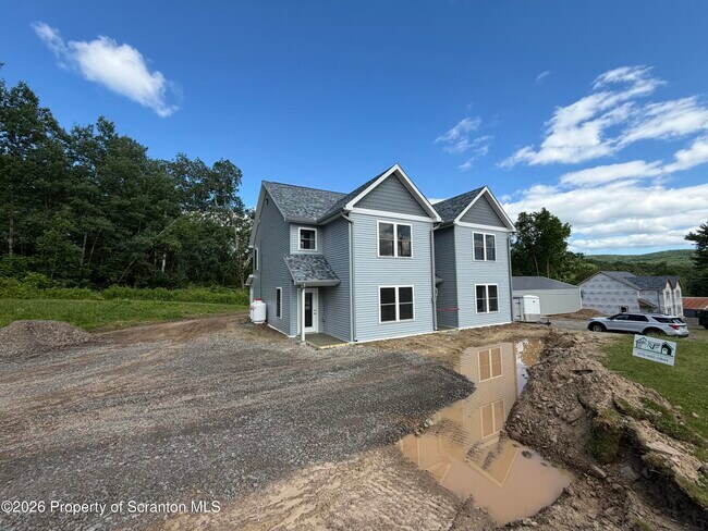 Building Photo - 1068 Lakeland Dr